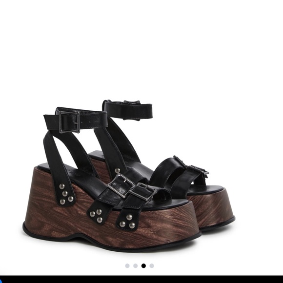 SUMMER MOVES PLATFORM WEDGES - BLACK - Picture 1 of 3